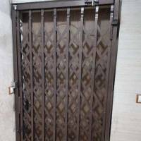 درب آکاردئونی فولادی ضخیم